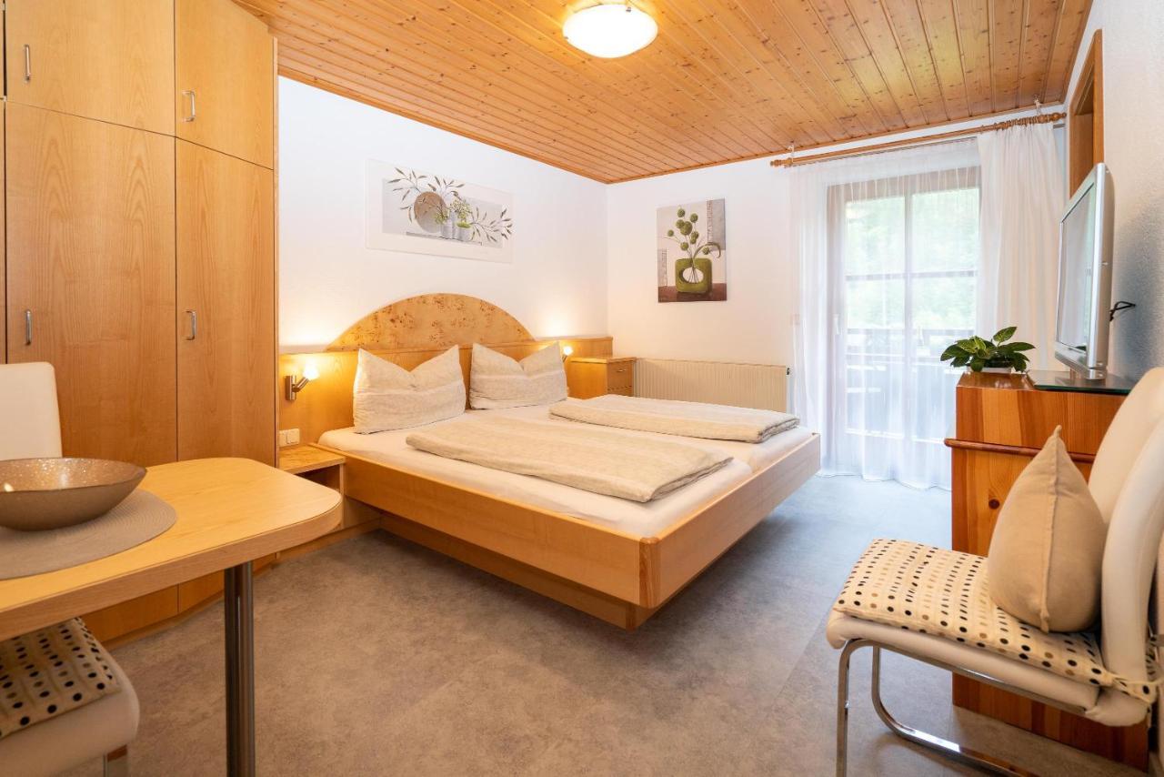 Gaestehaus Fitsch - Ferienwohnung In Silbertal Extérieur photo